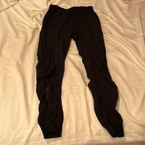 Lululemon dance studio jogger- size 4!